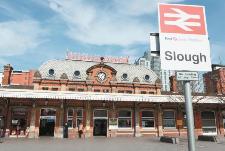 1 Bedroom Apartment Close To Slough Train Station Eksteriør billede